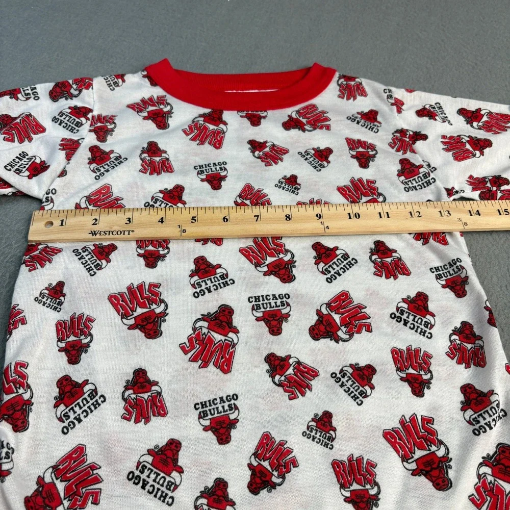 Vintage Chicago Bulls Kids T-Shirt and Shorts Set Size 5-6 Made in USA NBA 90s
